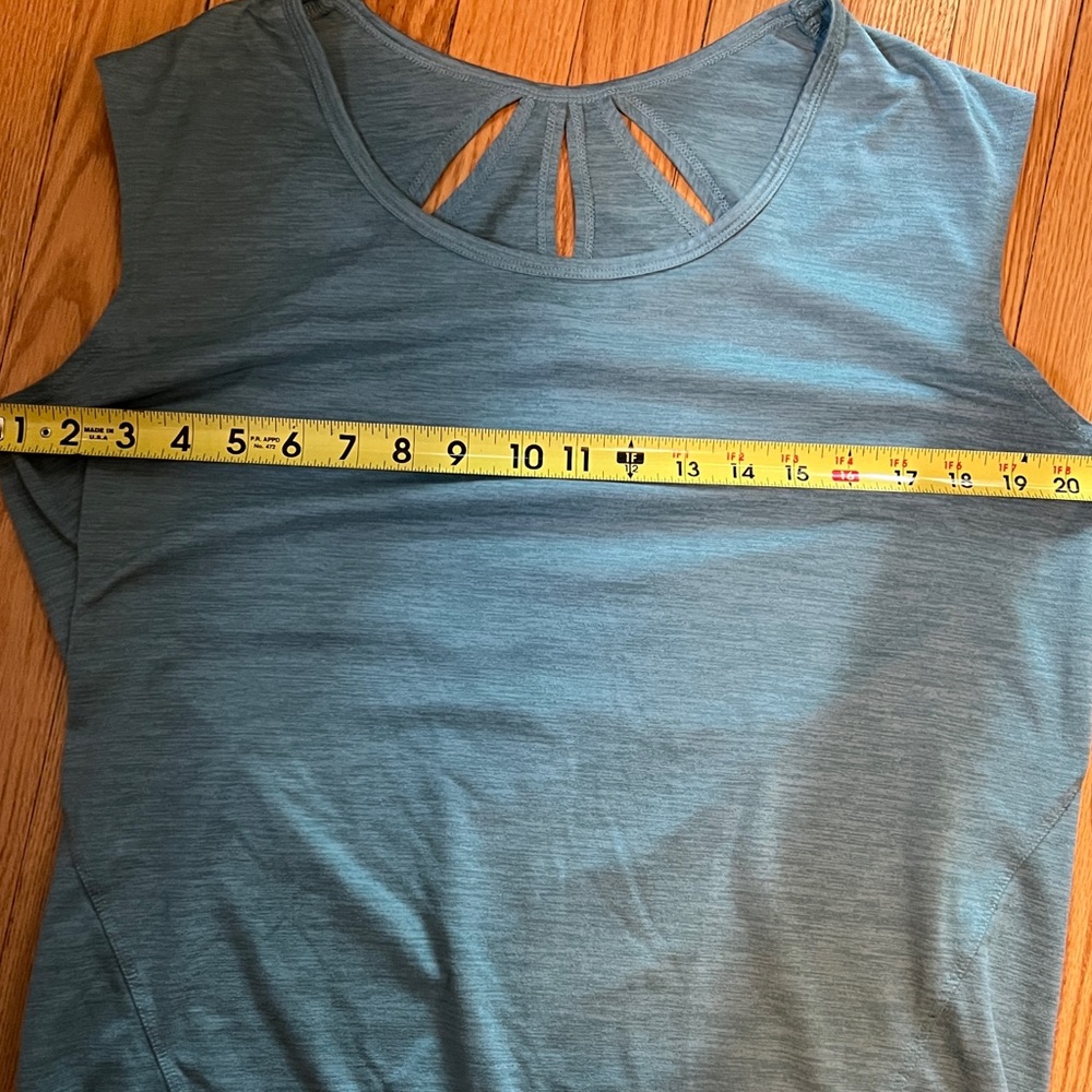 Workout Top - Picture 3 of 3